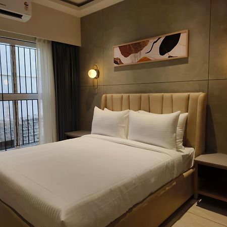 Olive Hotel Le Opera By Embassy Group Bangalore Exteriör bild