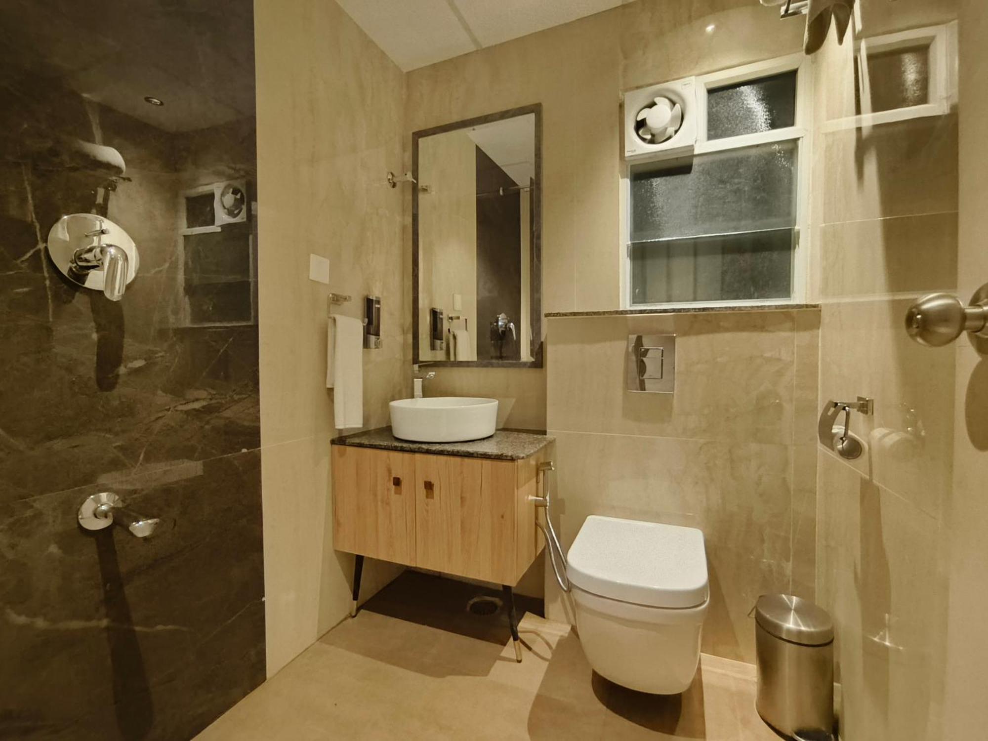 Olive Hotel Le Opera By Embassy Group Bangalore Exteriör bild