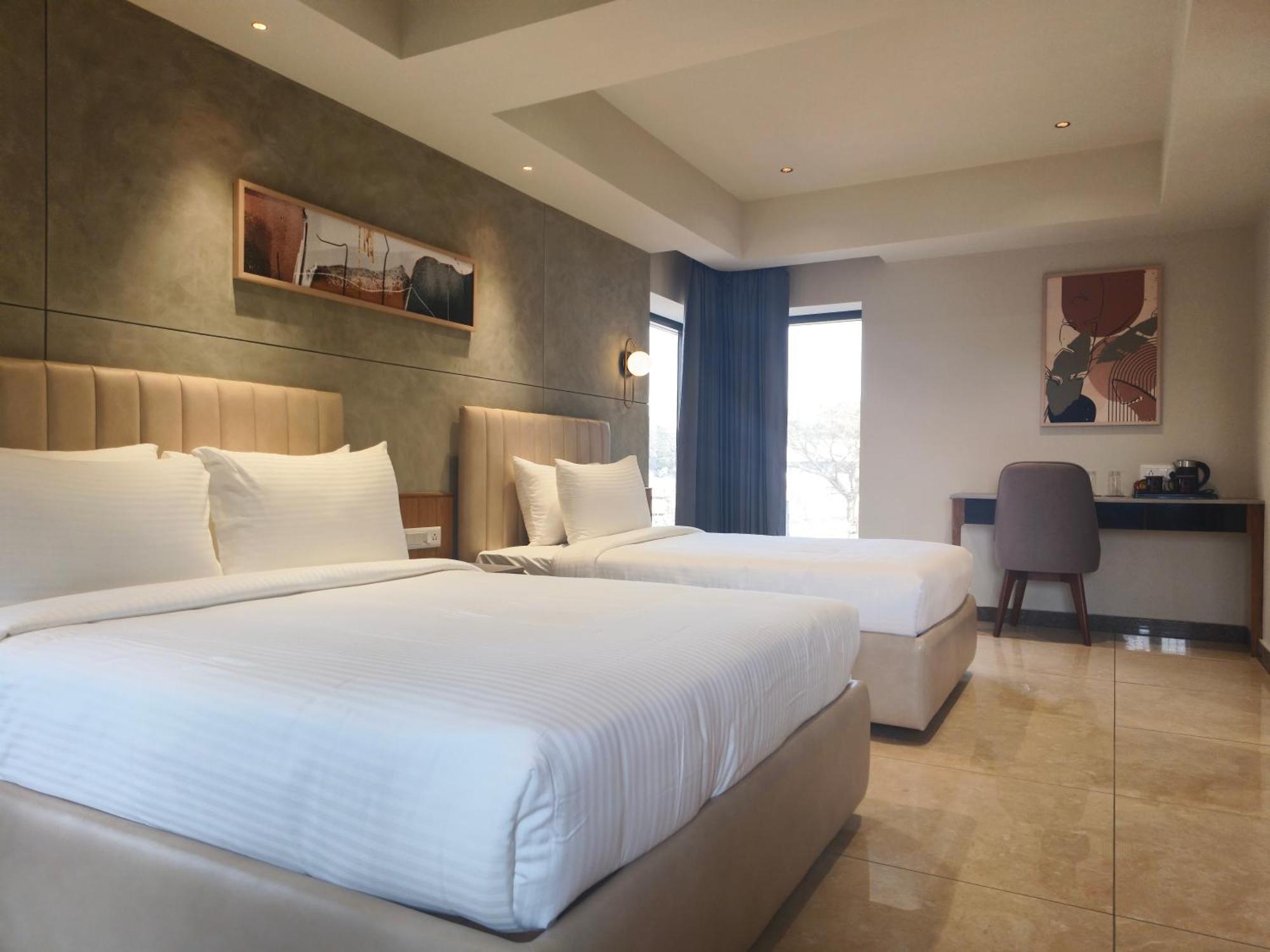Olive Hotel Le Opera By Embassy Group Bangalore Exteriör bild