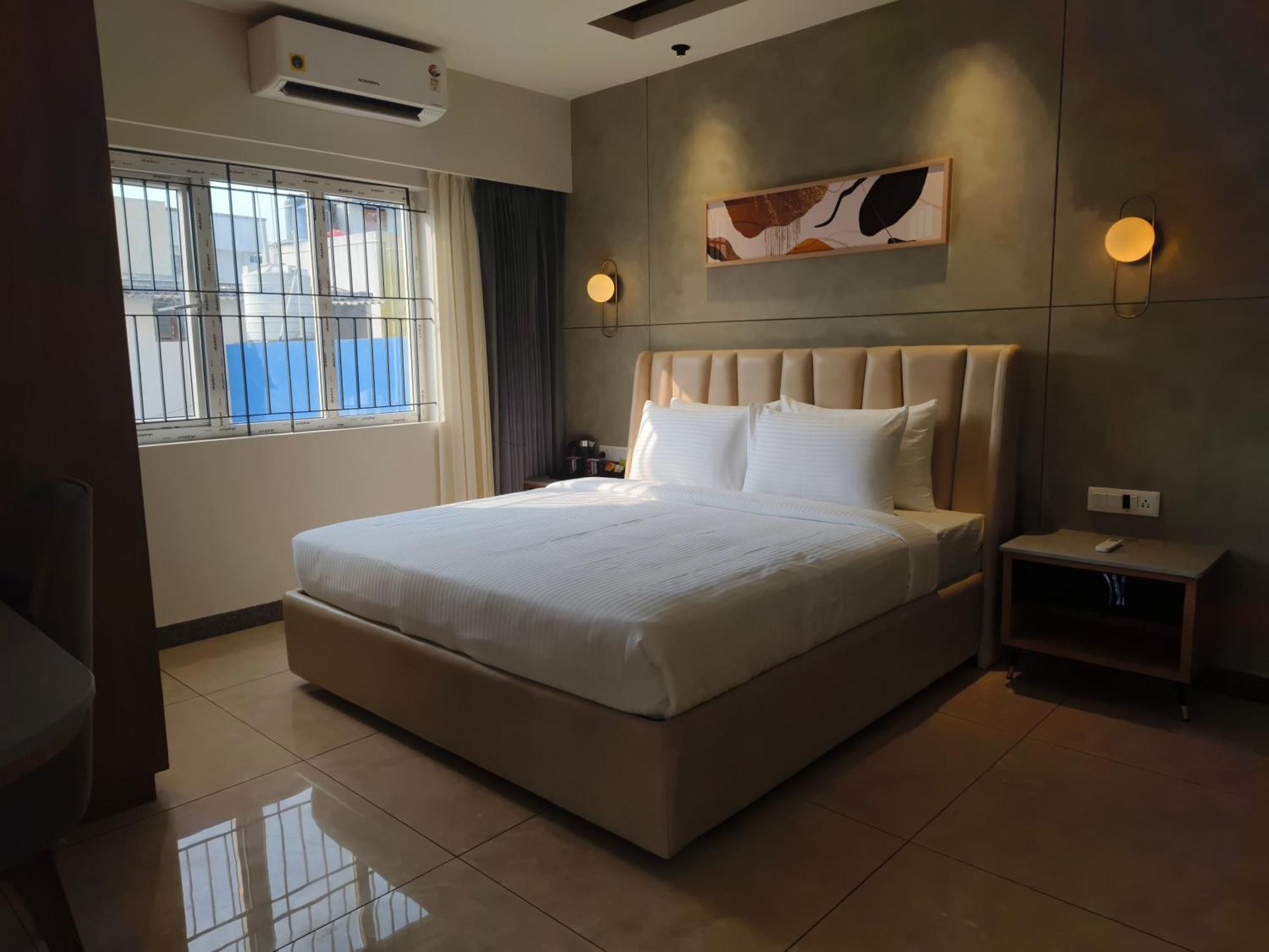 Olive Hotel Le Opera By Embassy Group Bangalore Exteriör bild