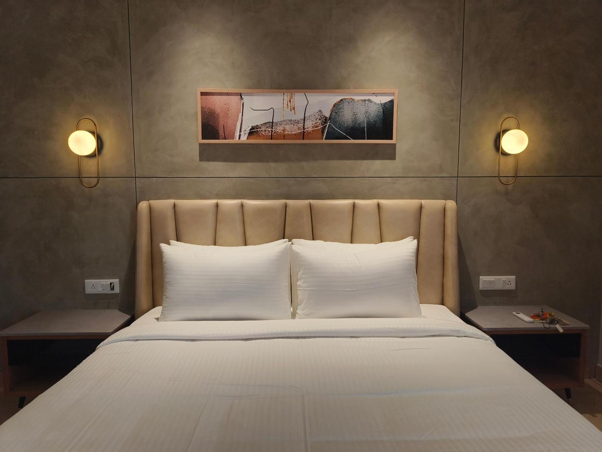 Olive Hotel Le Opera By Embassy Group Bangalore Exteriör bild